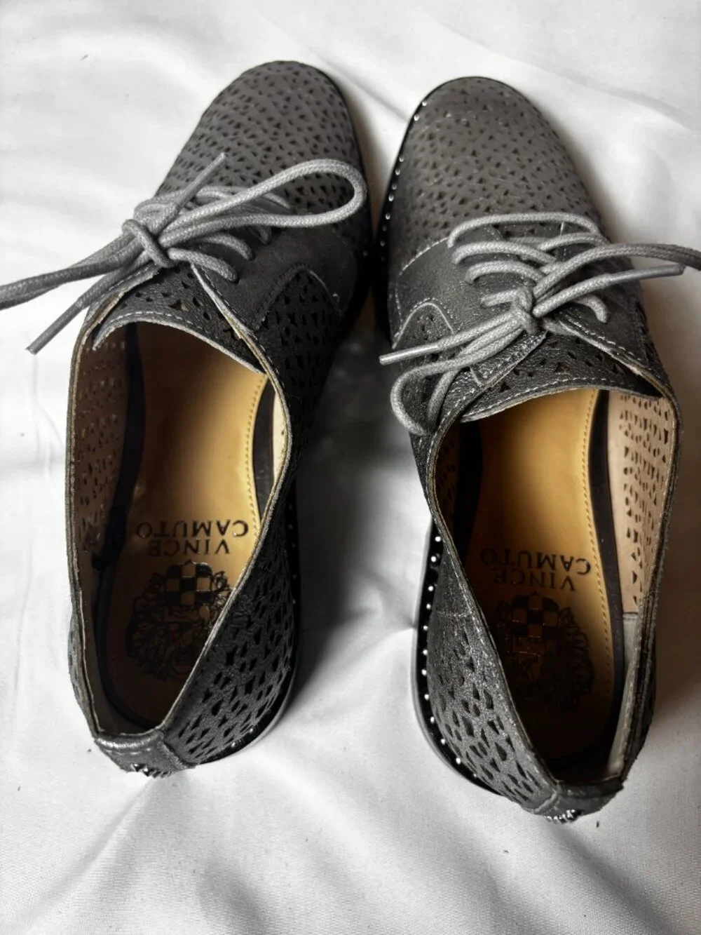 Vince Camuto Women’s VC-Lesta Gunmetal Metallic Oxford Shoes | Size US 7